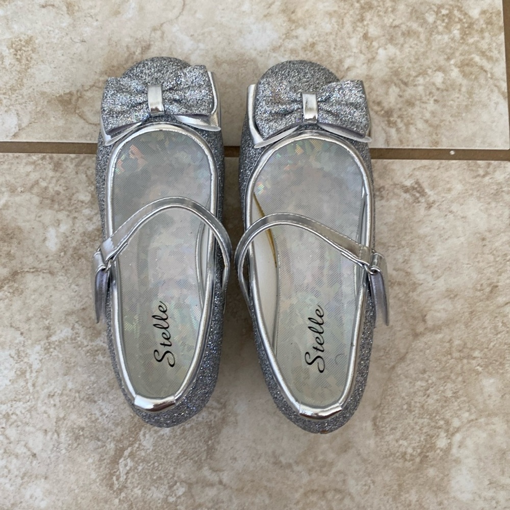 Stelle Children’s (Girls) Silver Sparkly Kitten Heels Size 12